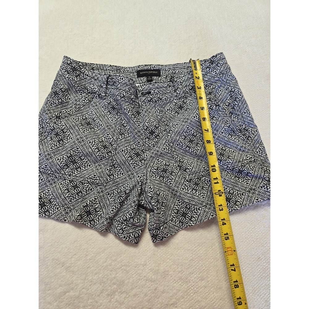Banana Republic Women's Shorts Size 8 Black White Geometric Tribal‎ Print Cotton